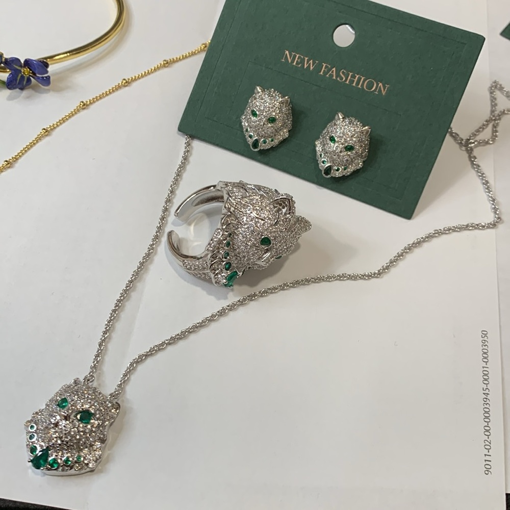 Fashion Set Super cat head with green gems ring necklace earrings